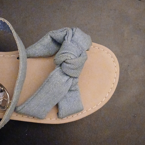 NWT The Children's Place Size 11 Toddler Girls Blue Knotted Kids Sandals - Picture 3 of 5
